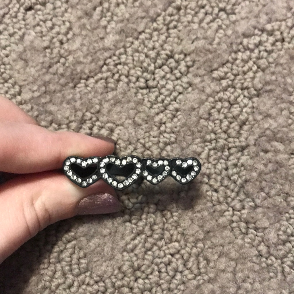 530 Heart Ring Two Fingers 15$